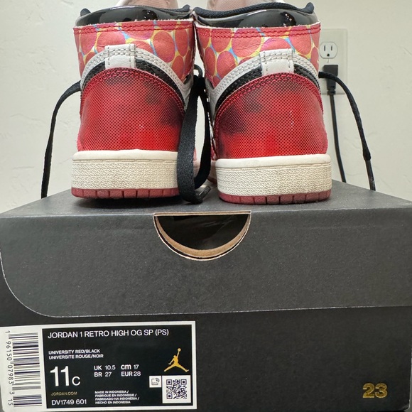 Marvel X Jordan 1 Retro high OG “next chapter” - Picture 3 of 5